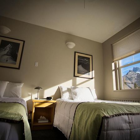 Ywca Banff Hotel Eksteriør billede